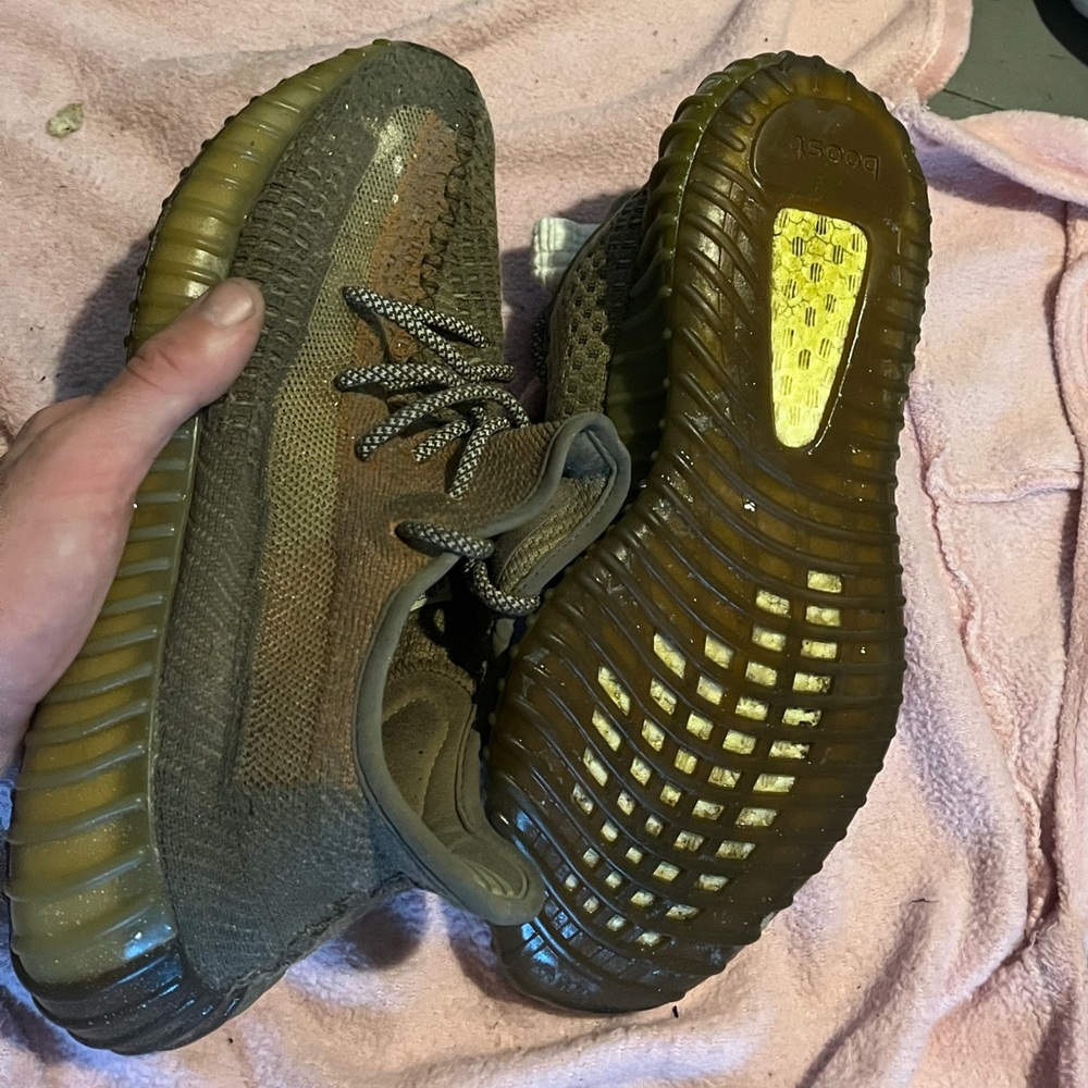 I’m selling my rare 350s originally 800 but due to the paint. Asking 180 or B/O